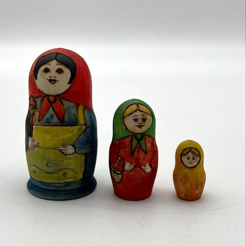 Vintage Russian Nesting Doll Matryoshka Set Hand Painted Wood 3 Pieces 4 Inch