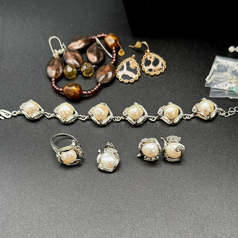Jewelry Lot 20 Pieces Necklaces Earrings Bracelets Faux Pearl Rhinestone Leopard