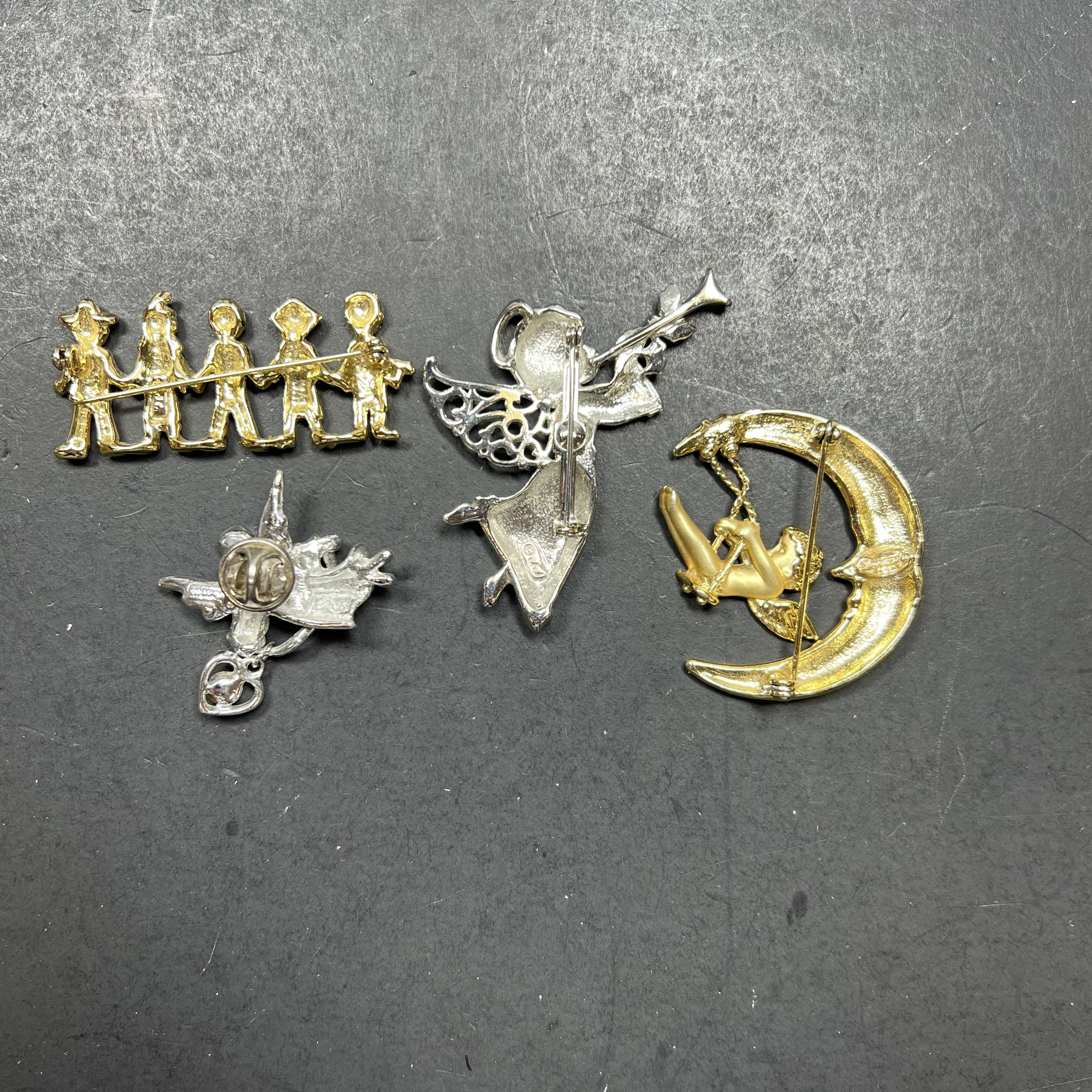 Lot of 4 Vintage Pins Gigi Giusti Danecraft JJ Jonette AJC Gold Silver Tone