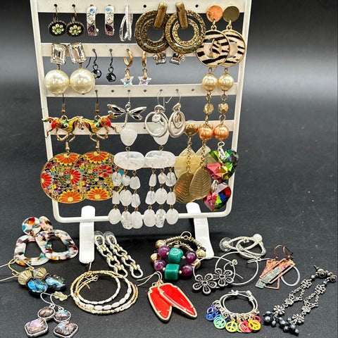 Fashion Costume Jewelry Earring Lot 30 Pairs Boho Vintage Modern Hoops Dangles