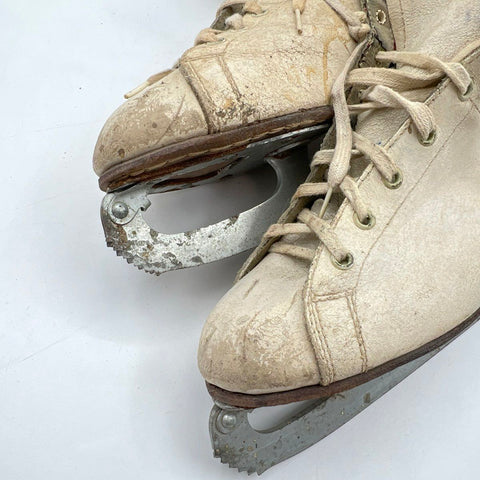 Vintage 1950s J.C. Higgins Sears White Leather Figure Ice Skates Size 8