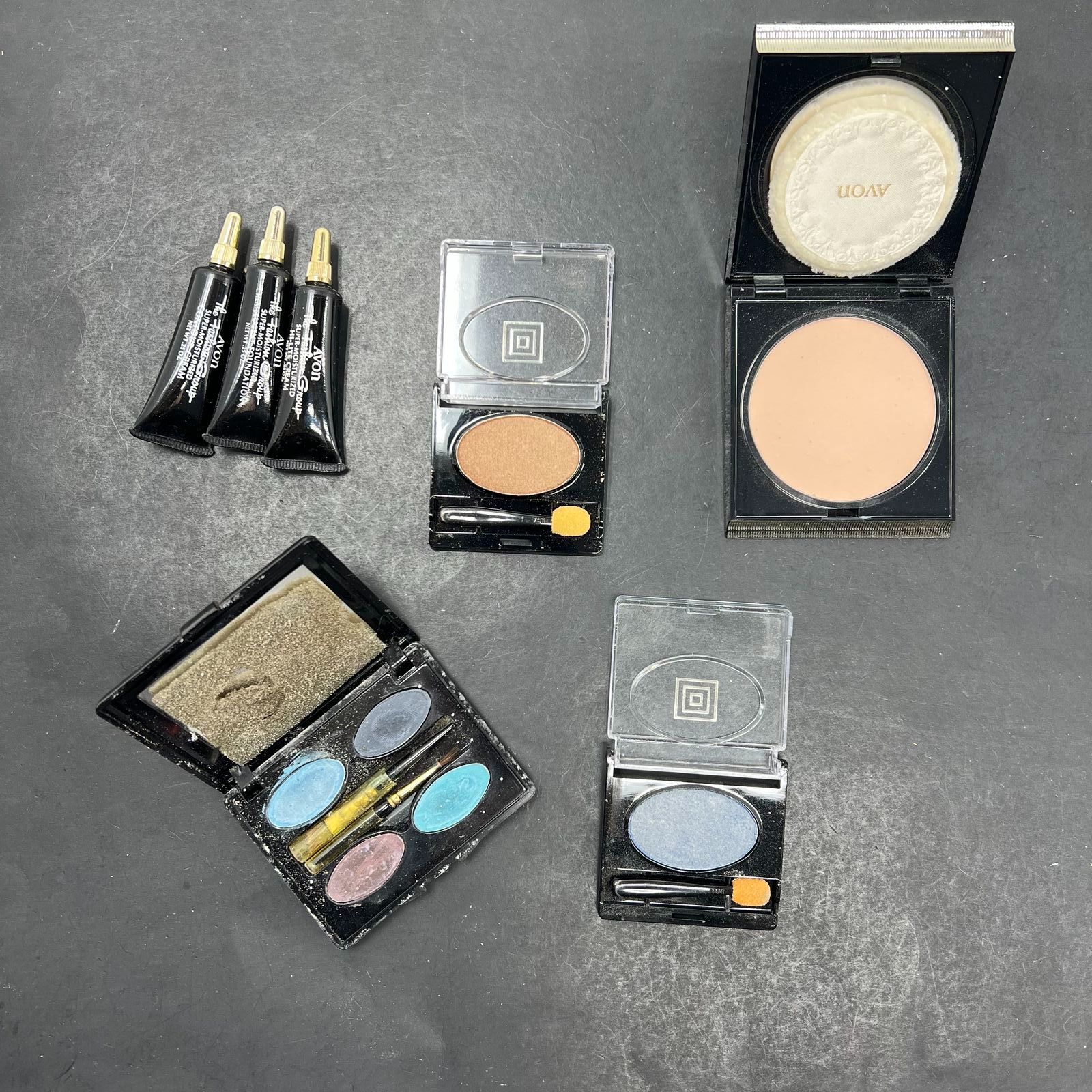 Vintage Avon The Fashion Group IOP NIB Compact Eyeshadow Foundation Lot of 5