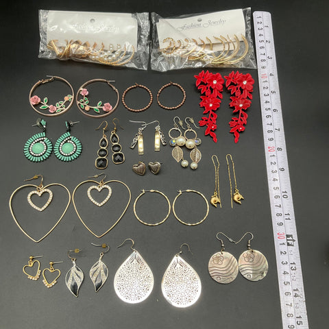 Costume Jewelry Lot 25+ Pairs Earrings Hoops Floral Hearts Vintage to Modern