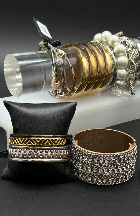 Mixed Fashion Jewelry Lot 18 Bracelets Bangles Cuffs Faux Pearl Rhinestone