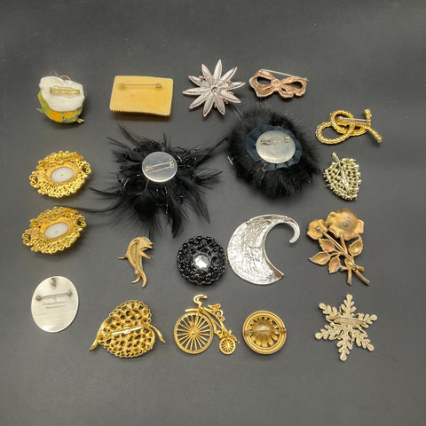 Vintage Brooch Pin Lot of 18 Reed & Barton Damascene Rhinestone Enamel 0.65 lbs