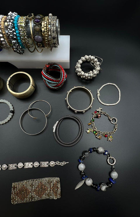 Mixed Costume Jewelry Bracelet Lot Vintage to Modern Fashion Bangle Beaded 2.5lb