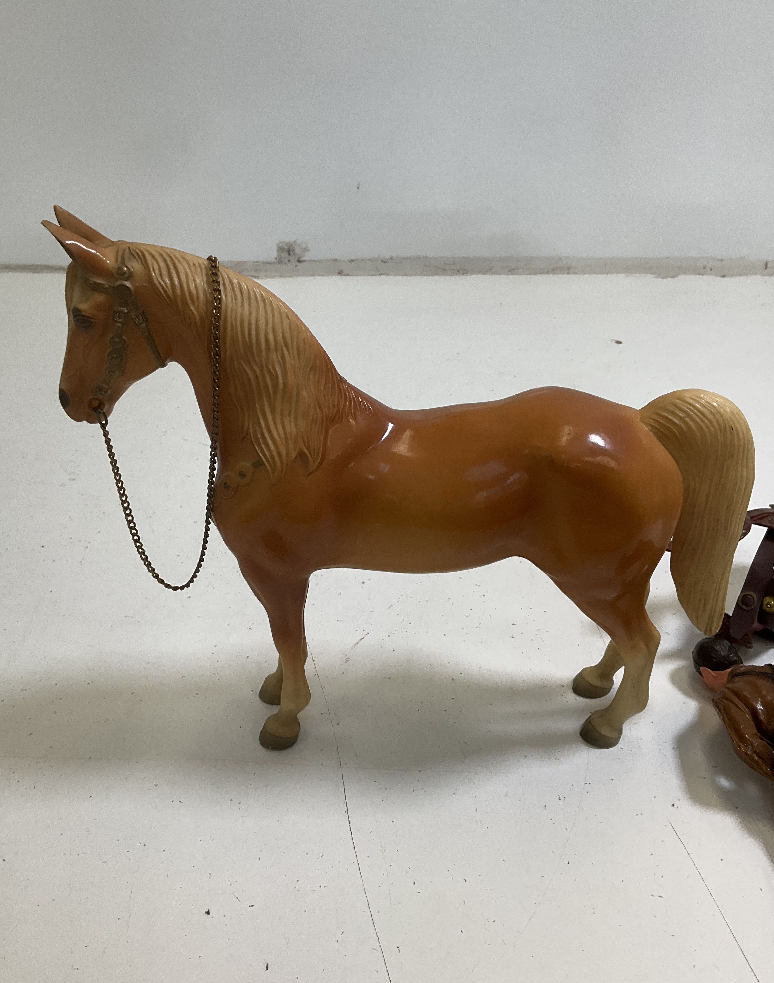 Vintage Breyer Davy Crockett Palomino Glossy Horse Model Figure Set