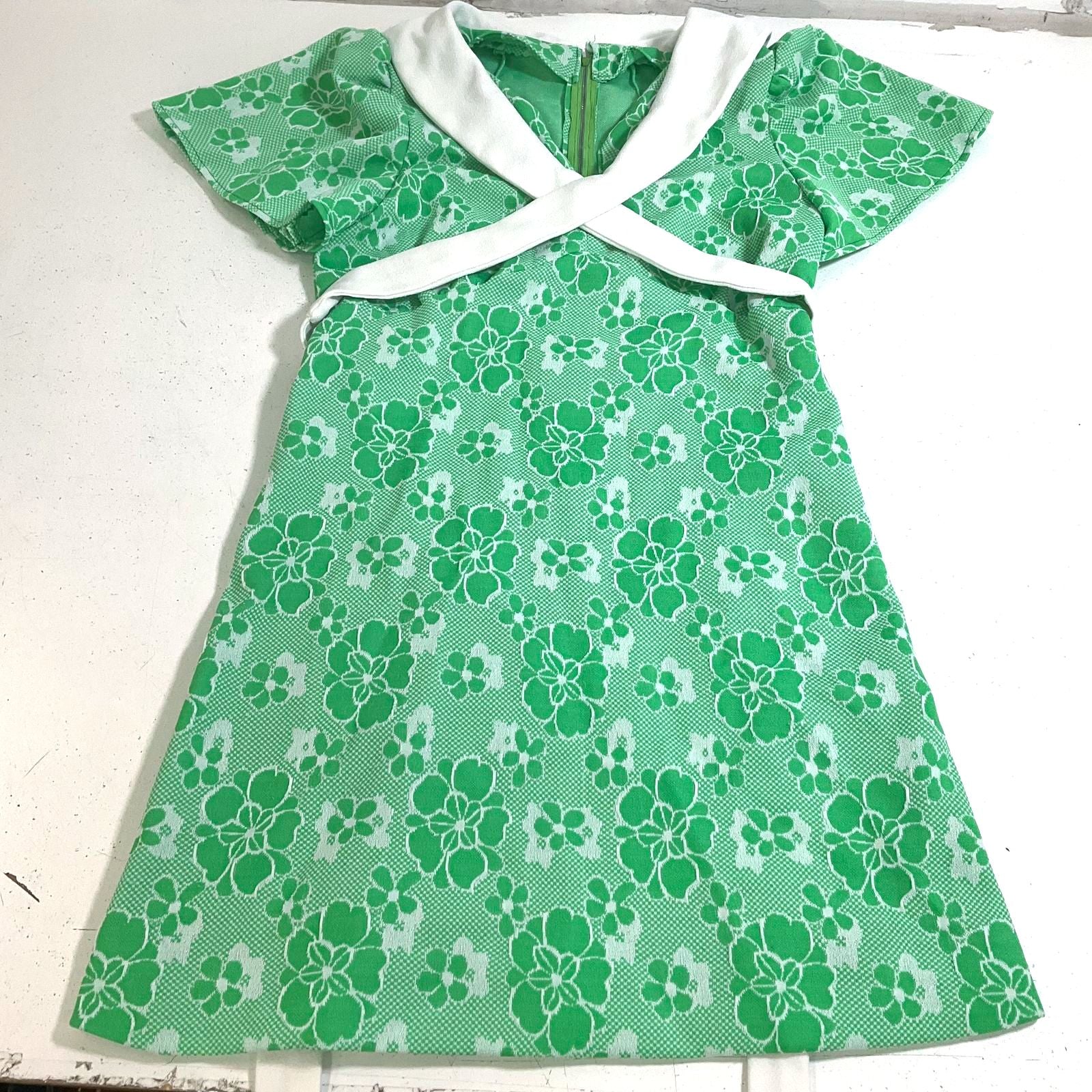Vintage 1970s Handmade Green White Floral Knit A-Line Dress Mod Style