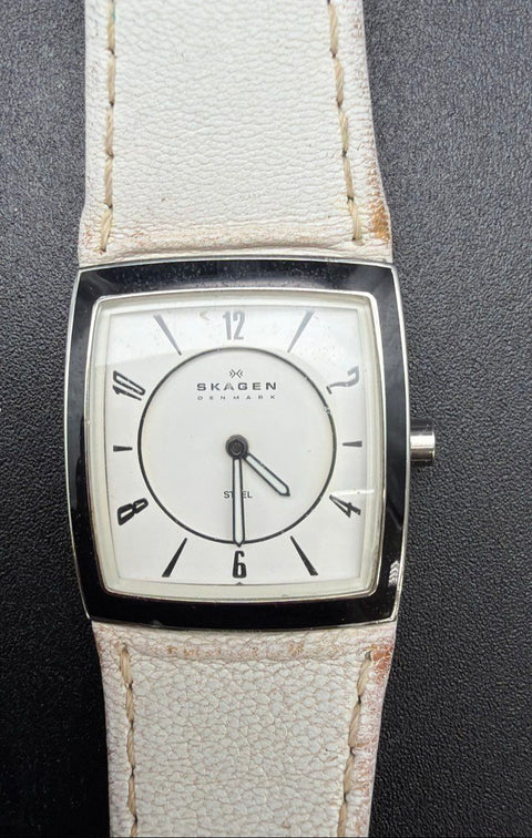 Skagen Denmark 563XSBLW Womens Watch Square White Leather Band Tested Works