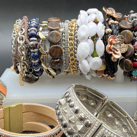 Mixed Costume Jewelry Lot 35+ Bracelets Bangles Cuffs Beaded Vintage to Modern