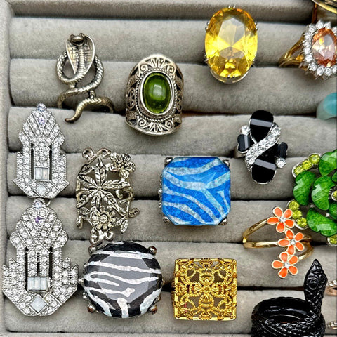 Mixed Fashion Rings Jewelry Lot of 26 Costume Animal Motif Floral Statement