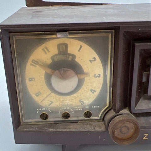 Vintage Zenith S-22556 AM Tube Radio Clock Tested Turns On Clock Runs