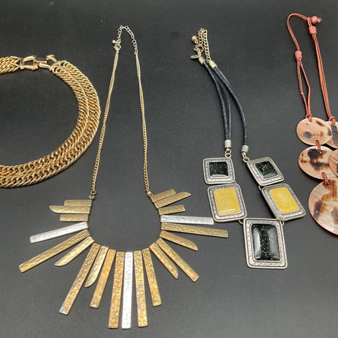 Fashion Jewelry Mixed Styles Statement Necklaces Lot of 7 Gold Silver Tone