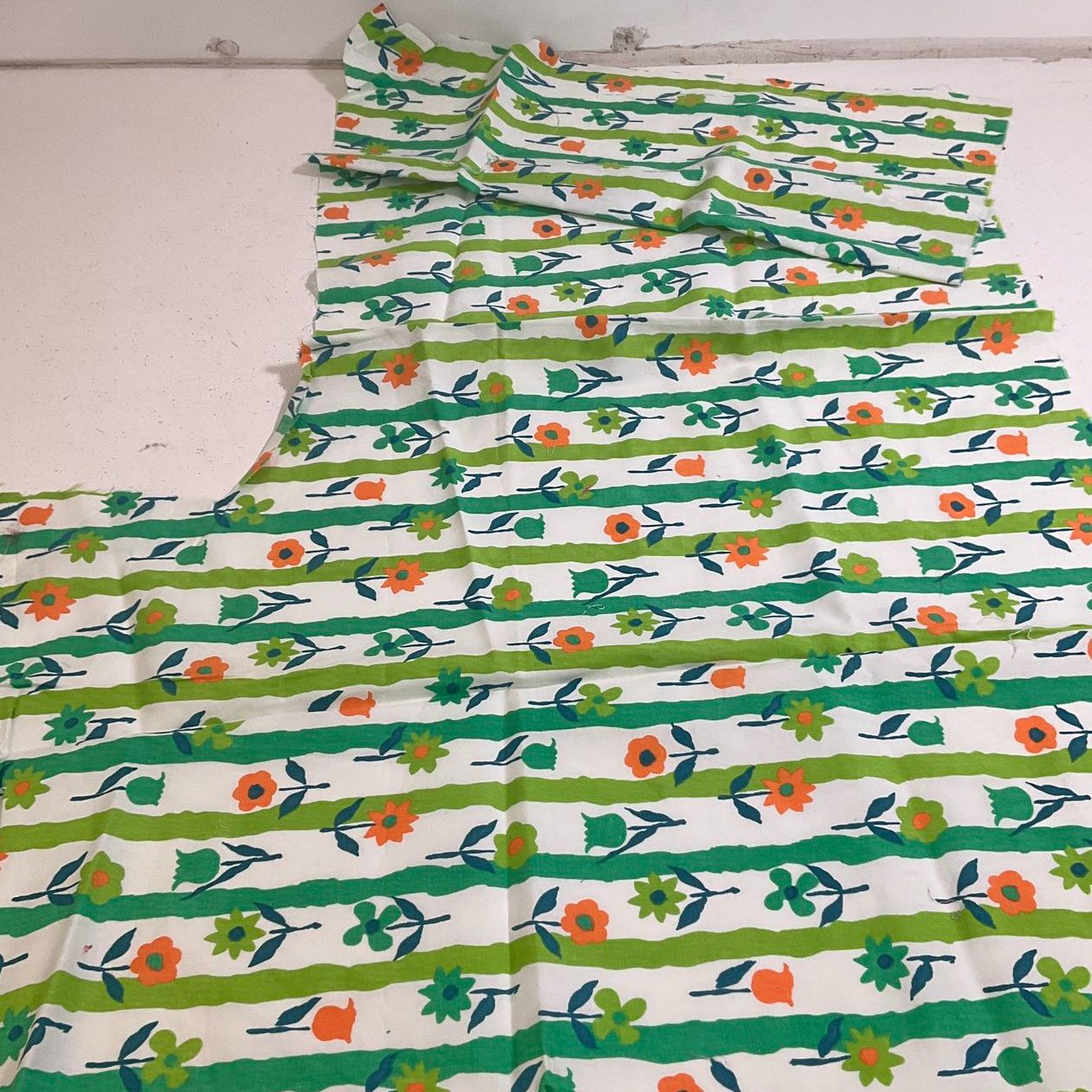 Vintage Fabric Remnants Lot 3.3lbs Art Nouveau 70s Floral Craft Sewing Scrap