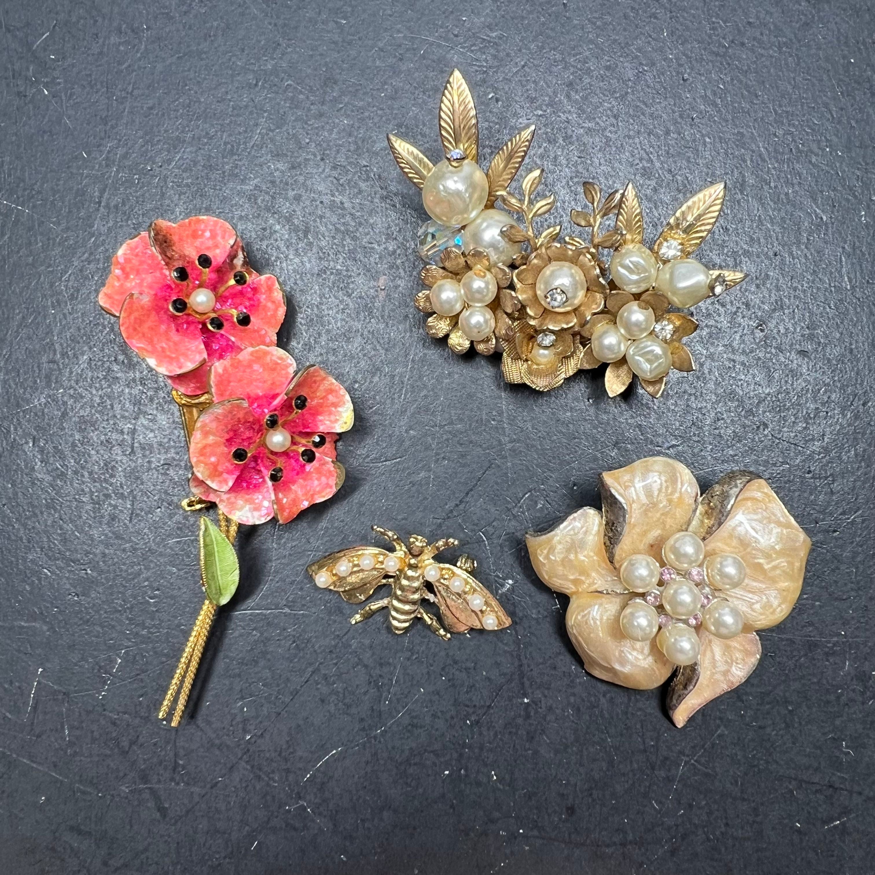Lot of 4 Gold Tone Floral Brooches Faux Pearl Beaded Gold Tone Flower Bee
