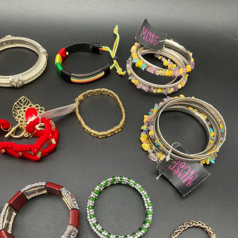 Fashion Jewelry Lot of 22 Pieces MUSE Attitudes Bangles Beaded Charm Bracelets
