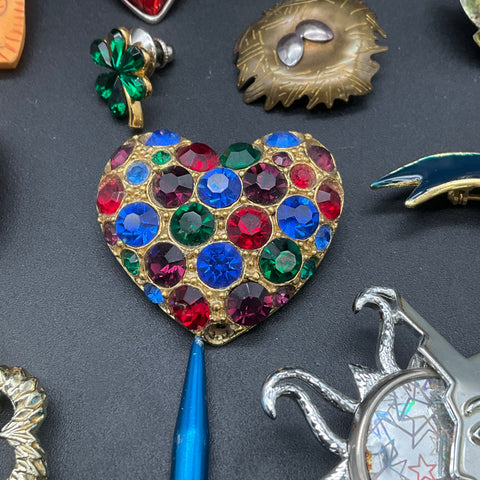 Vintage Costume Jewelry Lot 17 Brooches Pins Hearts Animals Gold Silver Tone