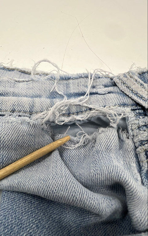 True Religion Men's Rocco Relaxed Skinny Light Wash Distressed Moto Jeans Sz 33