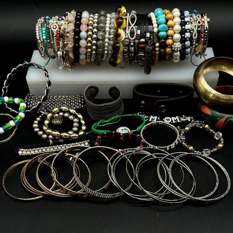 Mixed Costume Jewelry Bracelet Lot 40+ Beaded Bangles Cuffs Charm Rhinestone