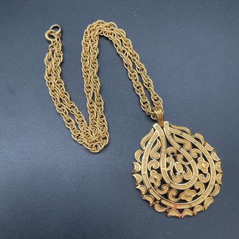 Vintage Crown Trifari Gold Tone Paisley Openwork Pendant Necklace 23"