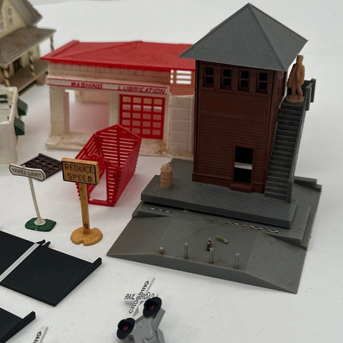 Country Life Farm Playset Lot Plastic Buildings Train Locomotive Track 25pc