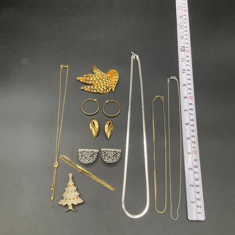 Vintage Monet Jewelry Lot 13pc Brooches Earrings Necklaces Gold Silver Tone