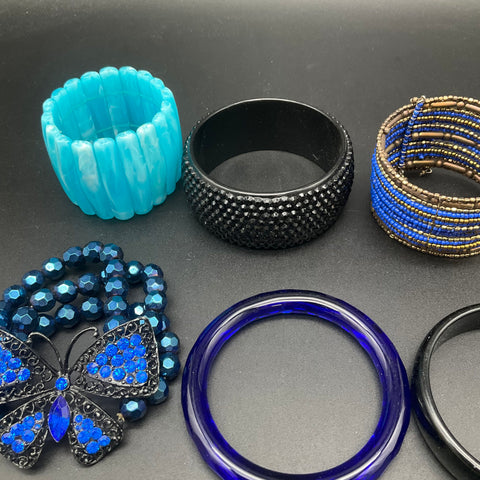 Mixed Fashion Costume Jewelry Lot of 17 Pieces Bangles Beaded Cuff 1.19 lbs