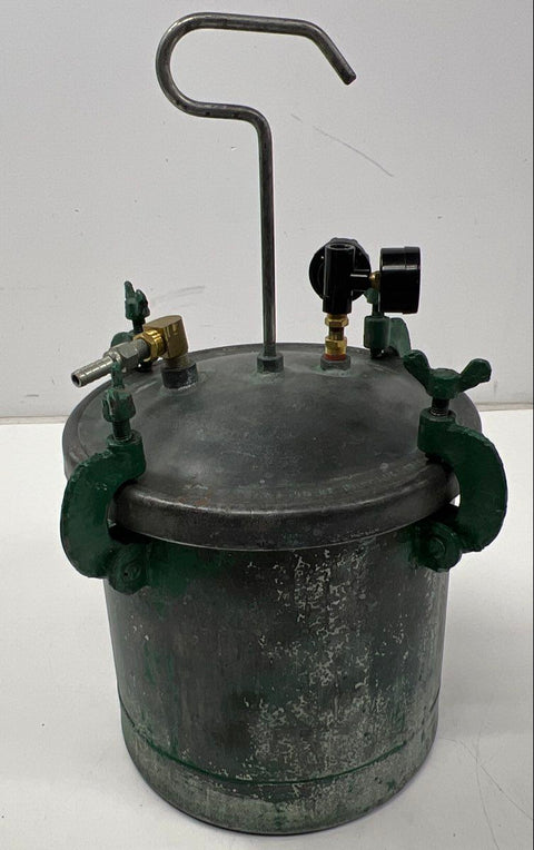 Vintage Binks Paint Pressure Pot 2 Gallon 4-Clamp Lid Gauge Regulator USA