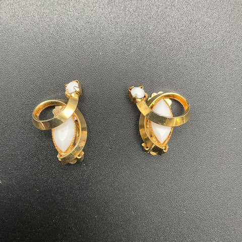 Vintage Mid Century Gold Tone Milk Glass Abstract Brooch & Earrings Demi Parure