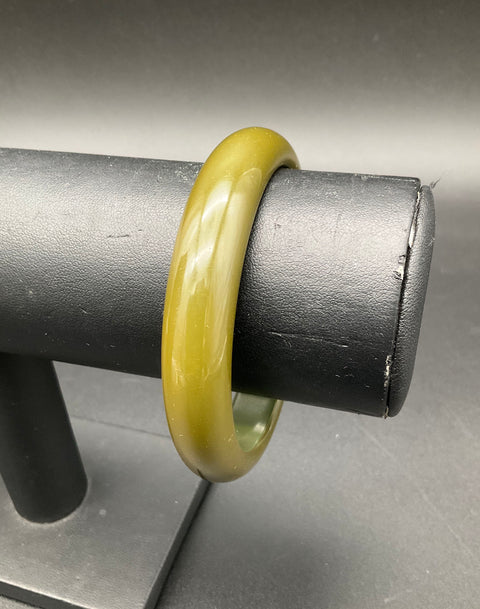 Vintage Art Deco Bakelite Bangle Bracelet Olive Pea Soup Green 2.5" ID