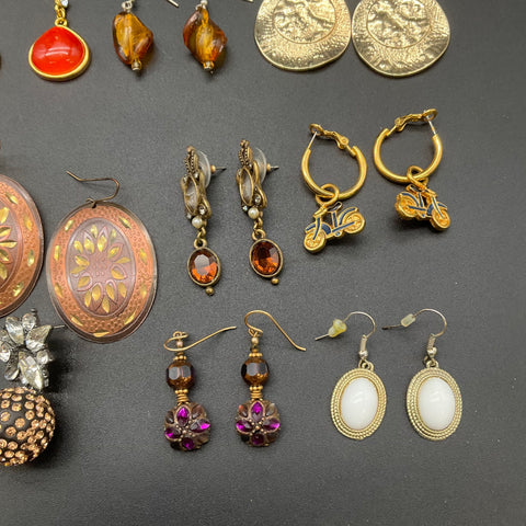 Vintage Retro Costume Jewelry Lot 20 Pairs Earrings Dangle Stud Hoop Beaded