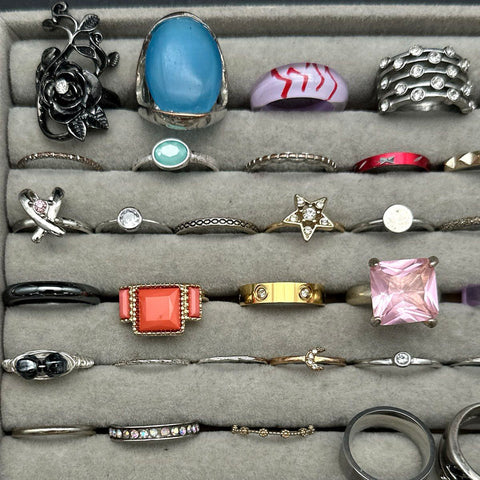 Mixed Costume Fashion Rings Lot of 40 Silver Gold Tone Statement Bands Whimsical