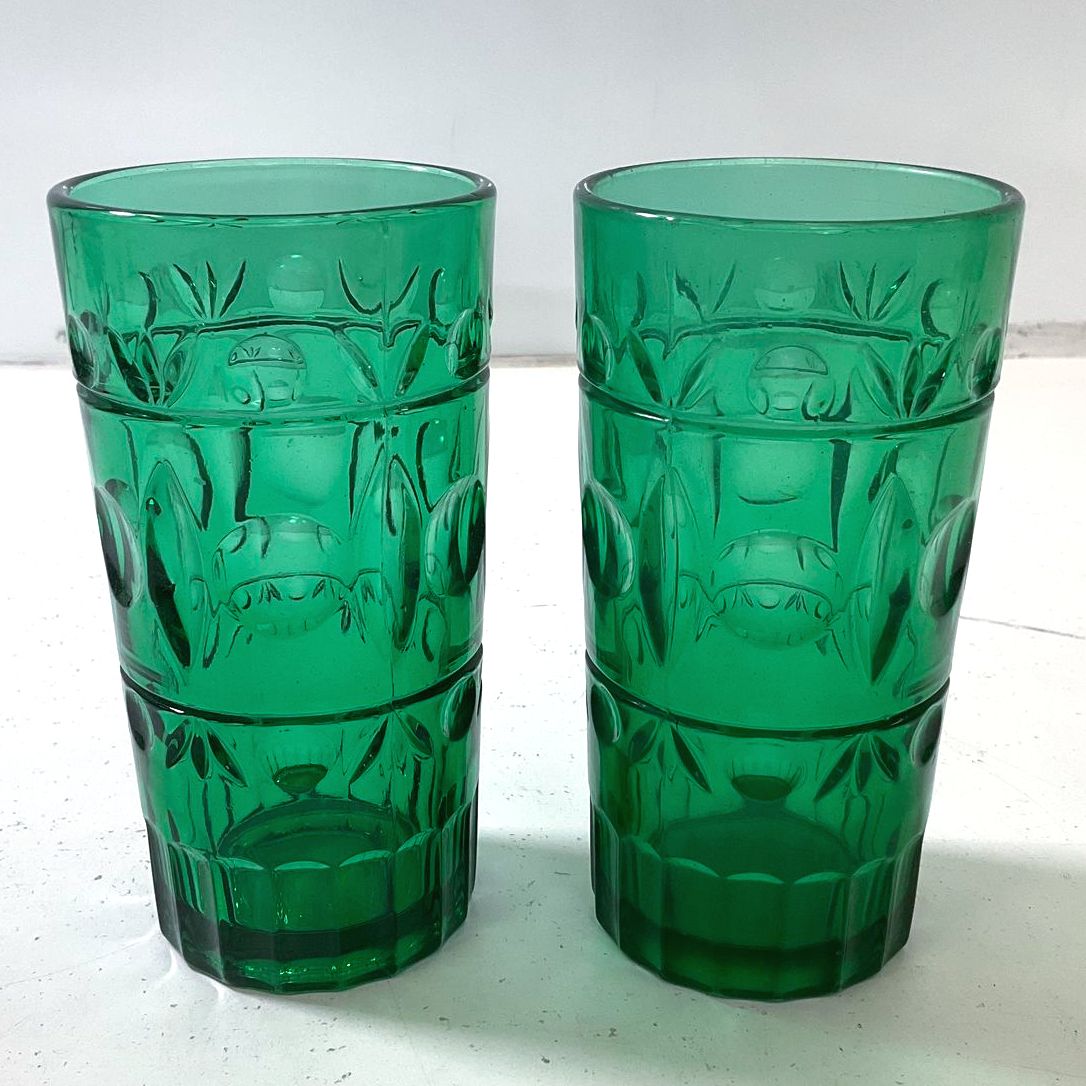 Set Of Two Vintage Indiana Glass Company Green Tumblers Drinking Glasses