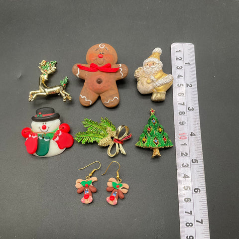 Gerry's JJ Vintage Christmas Holiday Jewelry Lot 7 Pieces Brooches Earrings