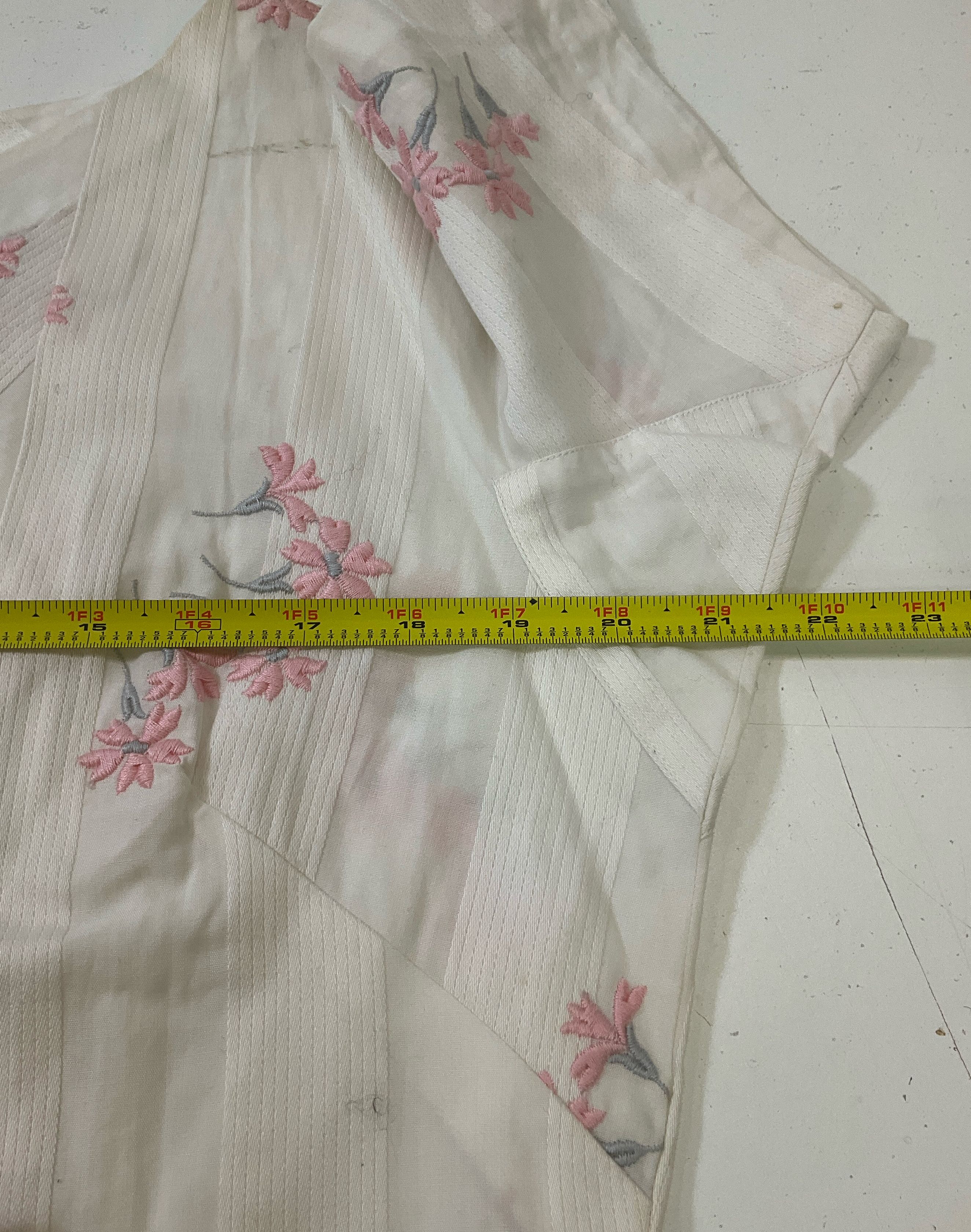 Vintage White with Embroidered Pink Flowers Dress VOLUP Size 42 Vintage 50s/60s
