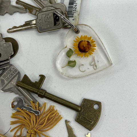 Large Lot Vintage Skeleton Keys House Car Keys Master Lock Padlocks Crafts