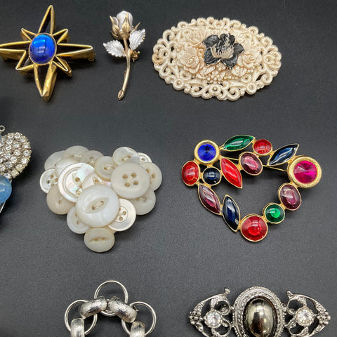 Vintage & Modern Costume Jewelry Lot 16 Brooches Pins Enamel Rhinestone Floral