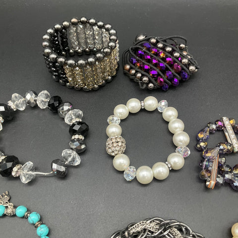 18pc Costume Jewelry Bracelet Lot Faux Pearl Rhinestone Beaded Stretch Bangles