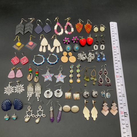 Mixed Costume Jewelry Earrings Lot 0.6 lbs Vintage to Modern Style 33 Pairs