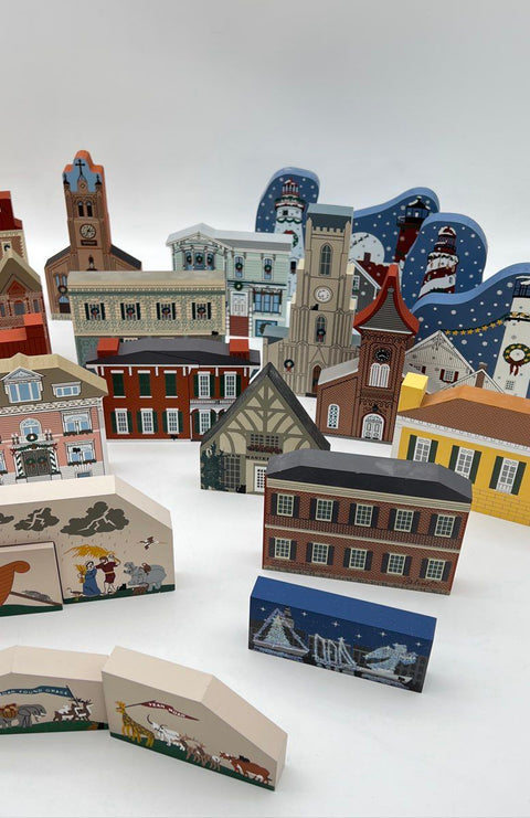 The Cat's Meow Village Wooden Shelf Sitter Lot 25 Pieces Vintage Noah's Ark