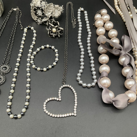 Statement Fashion Jewelry Lot 20+ Pieces Faux Pearl Rhinestone Necklaces Cuff