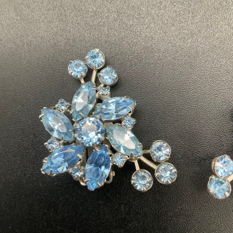 Vintage Weiss Silver Tone Blue Rhinestone Spray Clip On Earrings