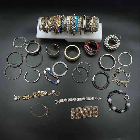 Mixed Costume Jewelry Bracelet Lot Vintage to Modern Fashion Bangle Beaded 2.5lb