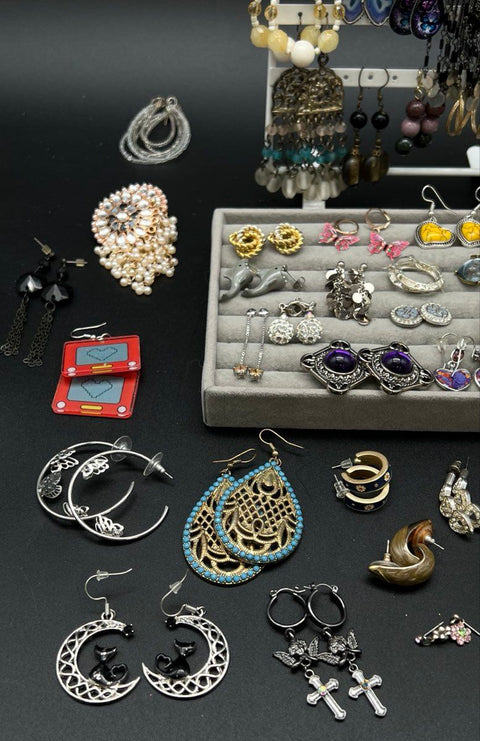 Mixed Fashion Jewelry Earrings Lot 40+ Pairs Boho Dangle Drop Studs Hoops Bulk