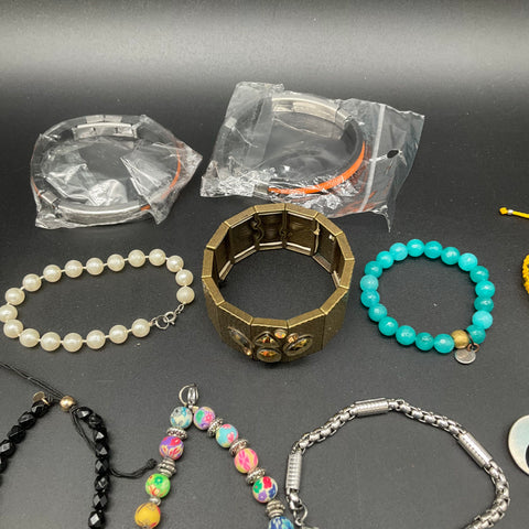Mixed Bracelet Jewelry Lot 26pc Silver Gold Tone Beaded Cuff Elvis Bangle