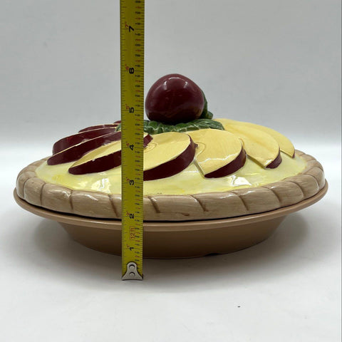 Universal Trumps Corp Ceramic Apple Pie Keeper Dish with 3D Decorative Lid