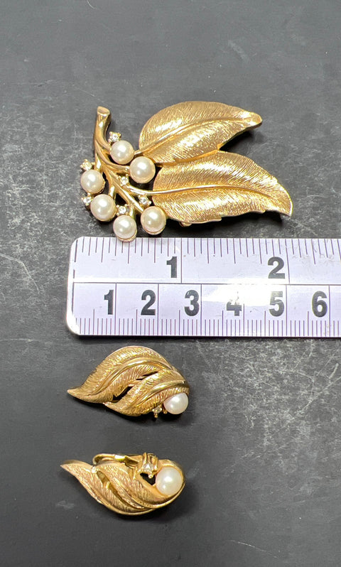 Vintage Crown Trifari Leaf Spray Brooch & Clip Earrings Set Faux Pearl Gold Tone