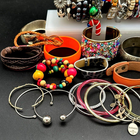 Mixed Fashion Bracelet Lot 45 Pcs Costume Bangles Cuffs Beaded Leather Charms