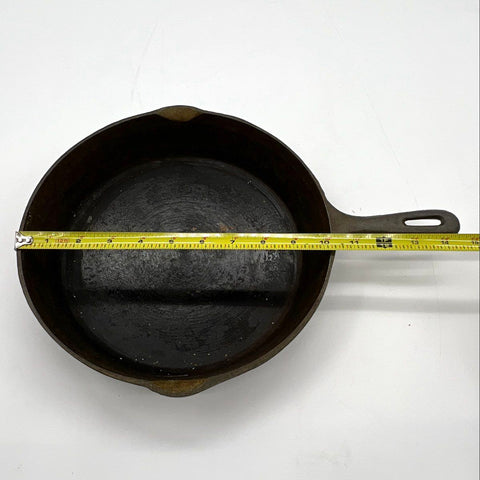Vintage Cast Iron 10 Inch Skillet Pan Dual Pour Spouts Made in Taiwan
