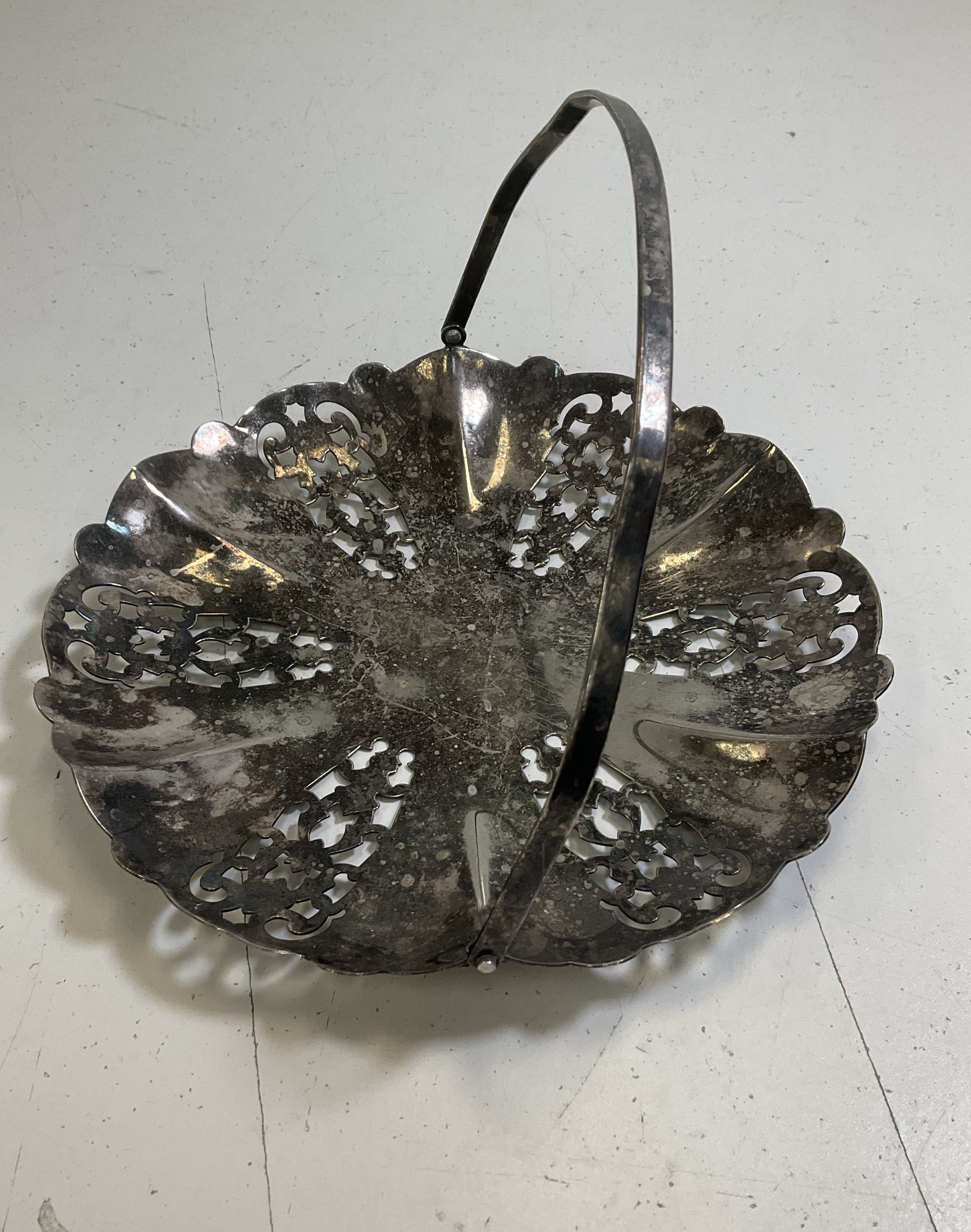Vintage Silver Plated Reticulated Wedding Basket Pierced Dish w/ Handle 8.5"